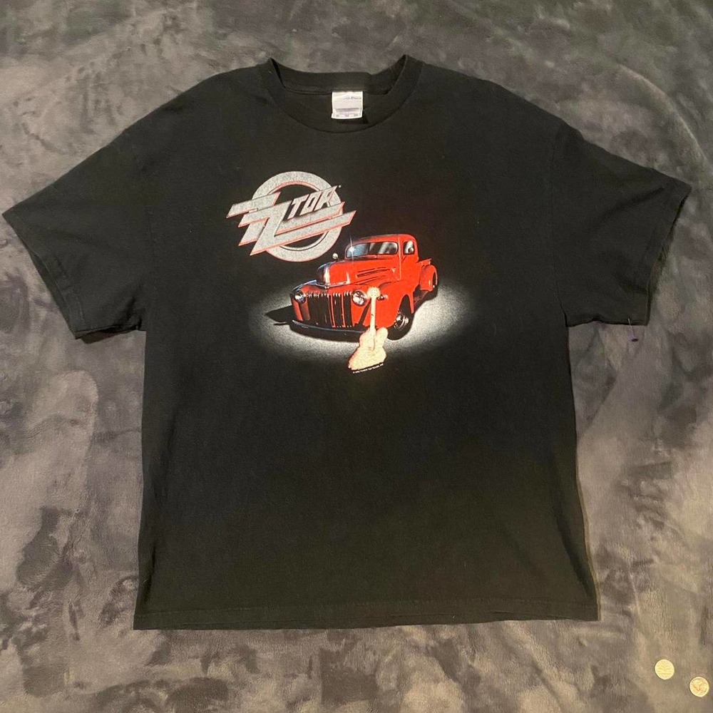 Y2K 2002 ZZ Top Sharp Dressed Man Tribute Tee Shirt